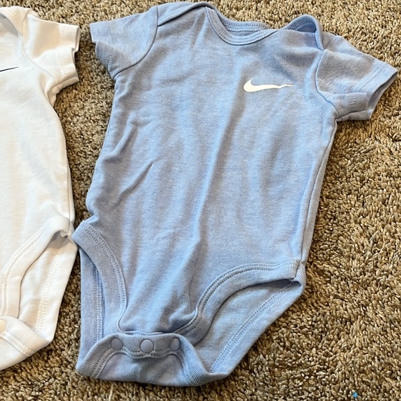 Nike onesie bundle - Picture 4 of 4